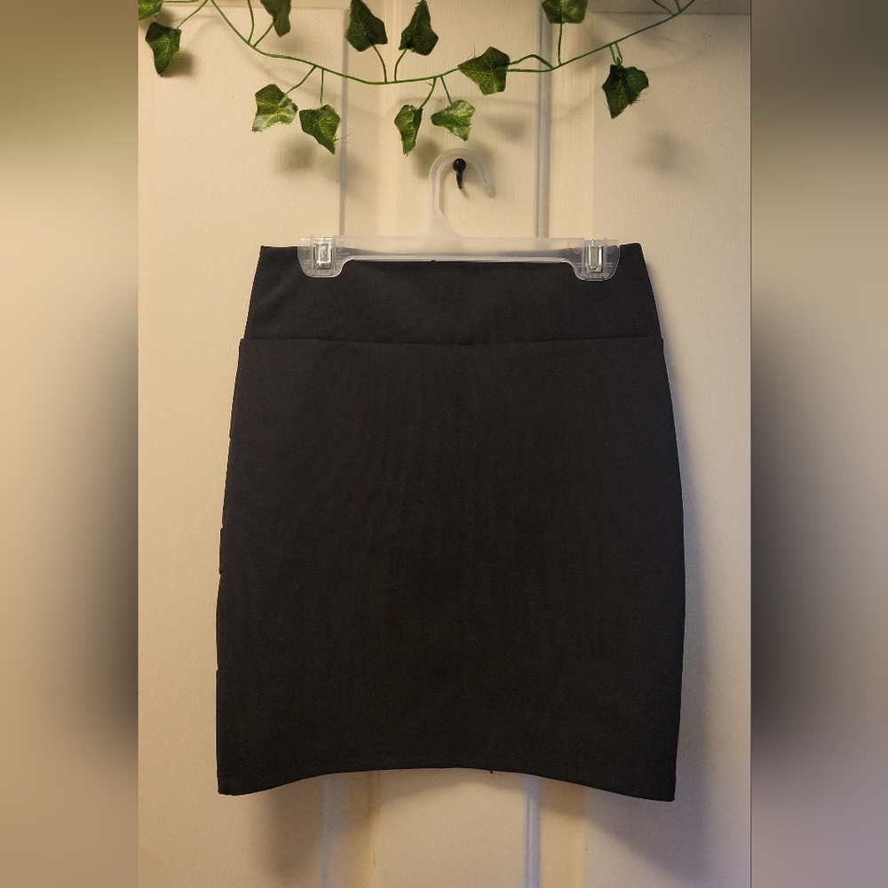 Black Skirt - Picture 2 of 3